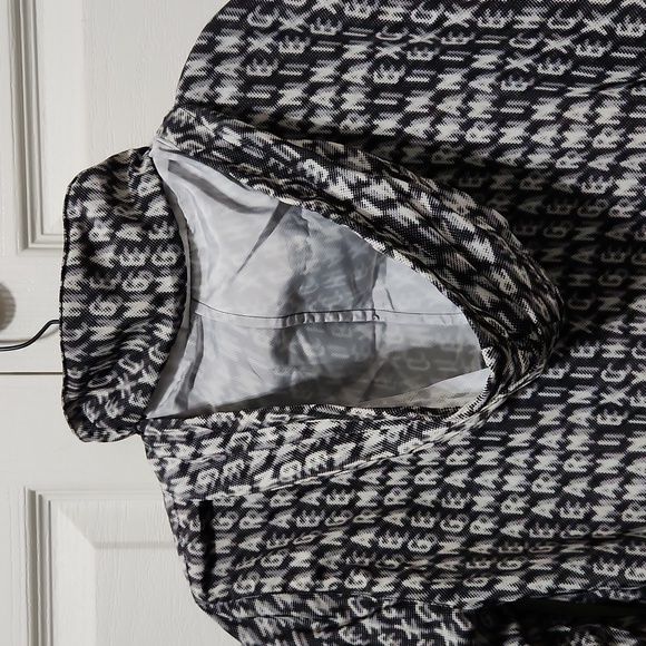 NWOT Armani Exchange Packable Logo Windbreaker Jacket. Size M - Picture 12 of 16